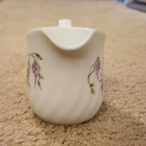 Corning Ware Corelle Wisteria Gravy Boat Pitcher - Picture 2 of 8